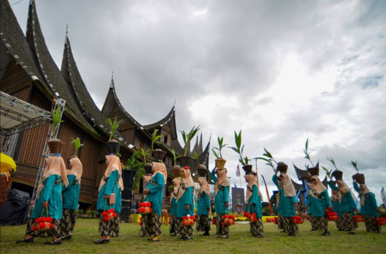 Krisis Identitas Budaya di Kalangan Generasi Muda Sumatra Barat