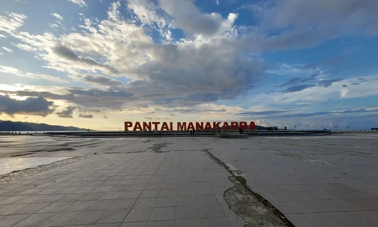 Pantai Manakarra: Mutiara Sulawesi Barat