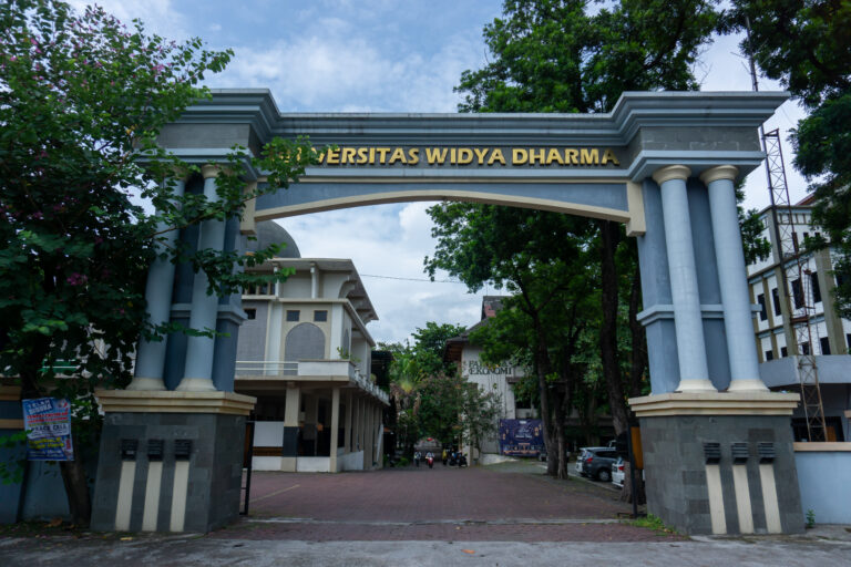 Universitas Widyadharma: Menjadi Pusat Pendidikan Berkualitas di Jawa Barat