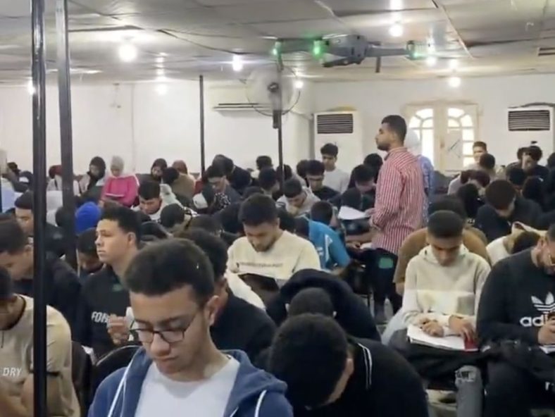 Profesor di Kampus Mesir Gunakan Drone untuk Cegah Mahasiswa Mencontek Saat Ujian