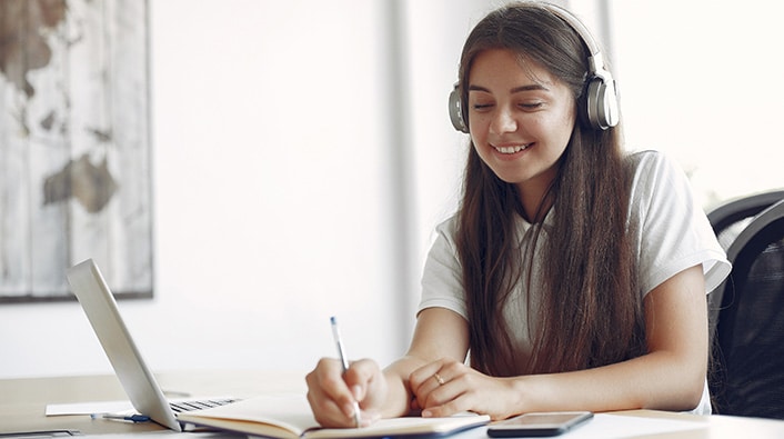 5 Alasan Kenapa Kuliah di Universitas Masih Jadi Pilihan Tepat di Era Digital